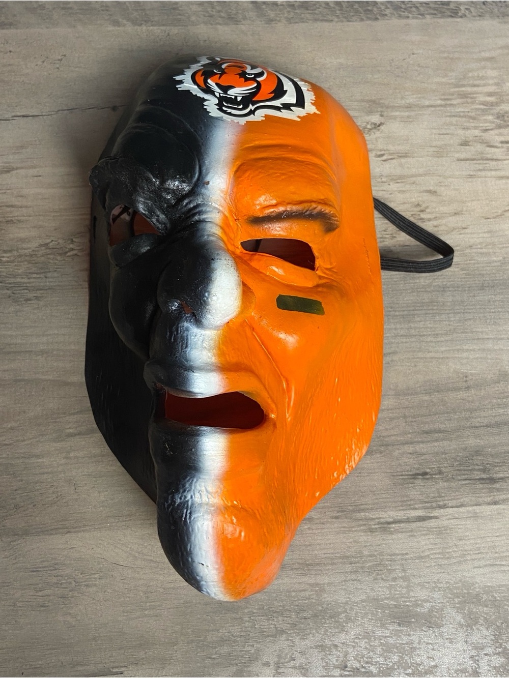 Franklin Sports Cincinnati Bengals Fan Face Mask, Half Orange‎ Half Black Rubber